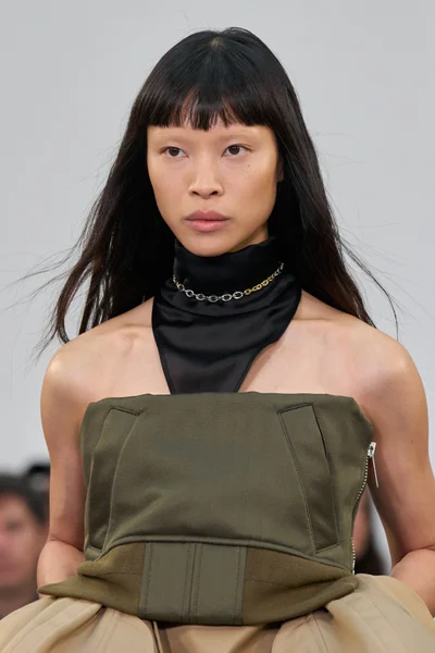 Look 48